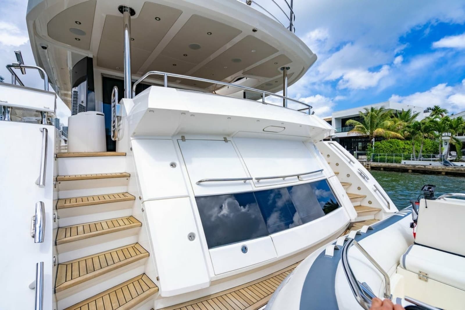2019 Sunseeker 95 Motor Yacht - Photo 17