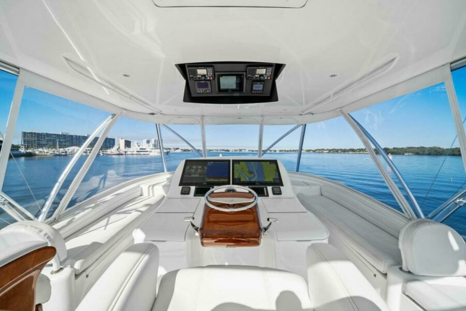 2016 Viking 55 Convertible - Photo 2