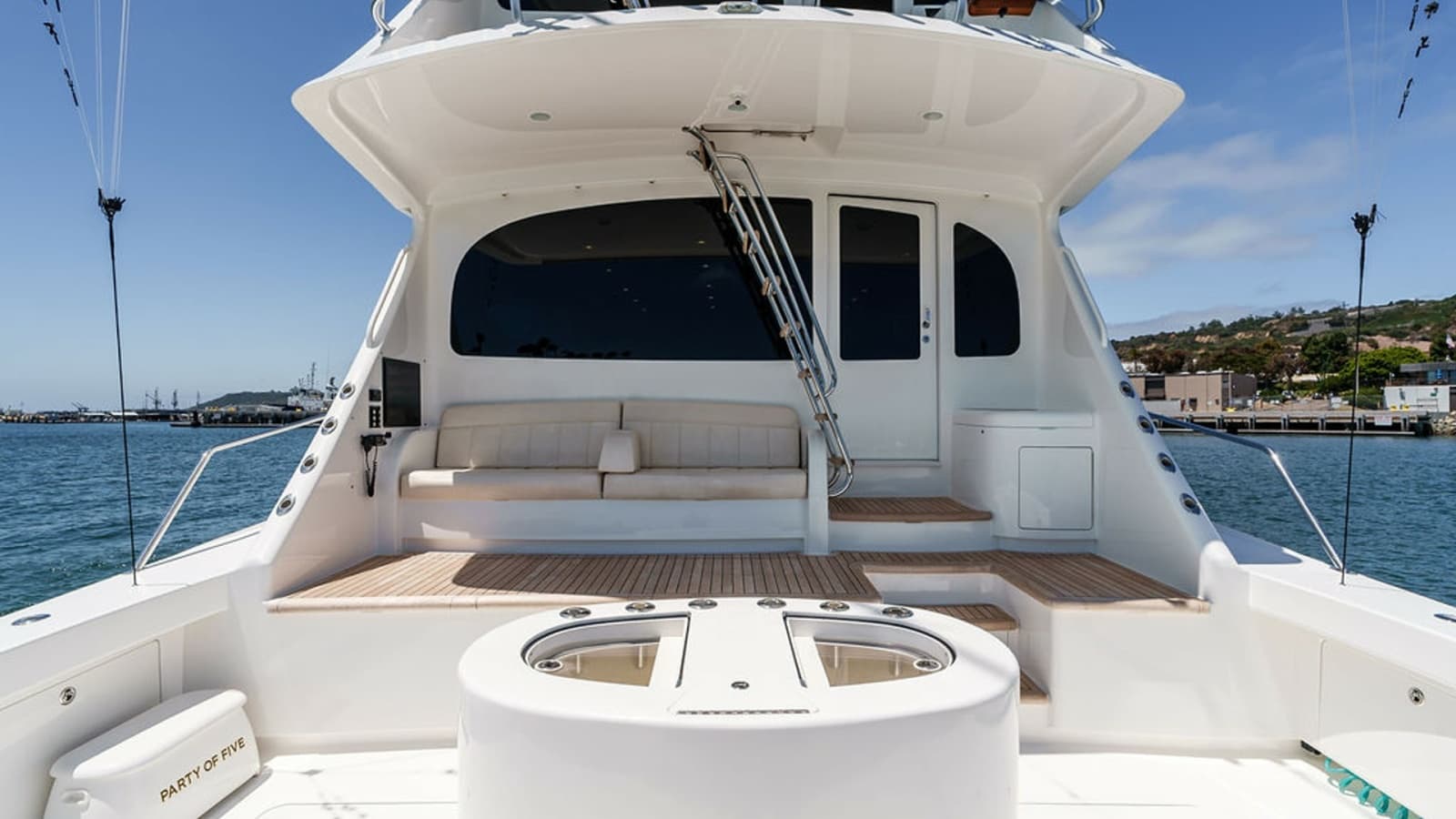 2019 Viking 80 Skybridge - Photo 5