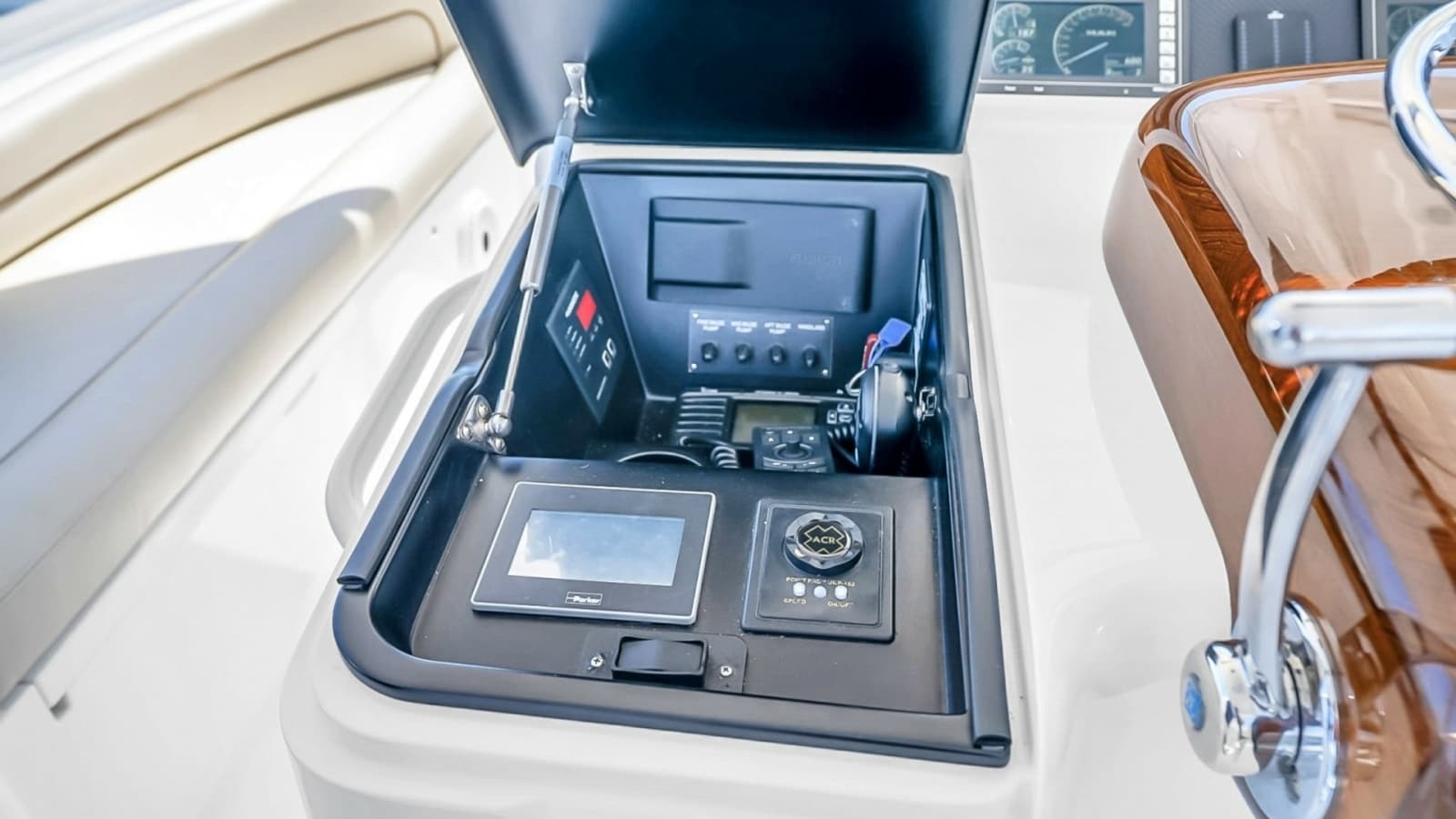 2021 Viking 48 Convertible - Photo 47
