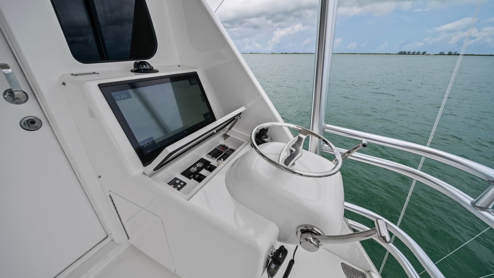 2021 Viking 72 Enclosed Bridge - Photo 9