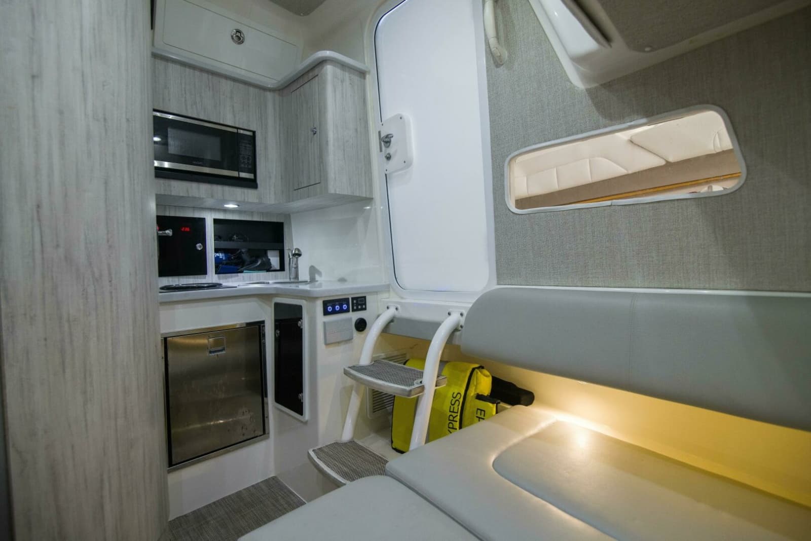 2021 Regulator 41 Center Console - Photo 19