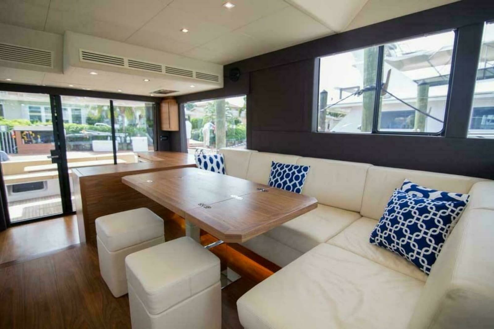 2019 Sundeck Yachts 580 Sport - Photo 23