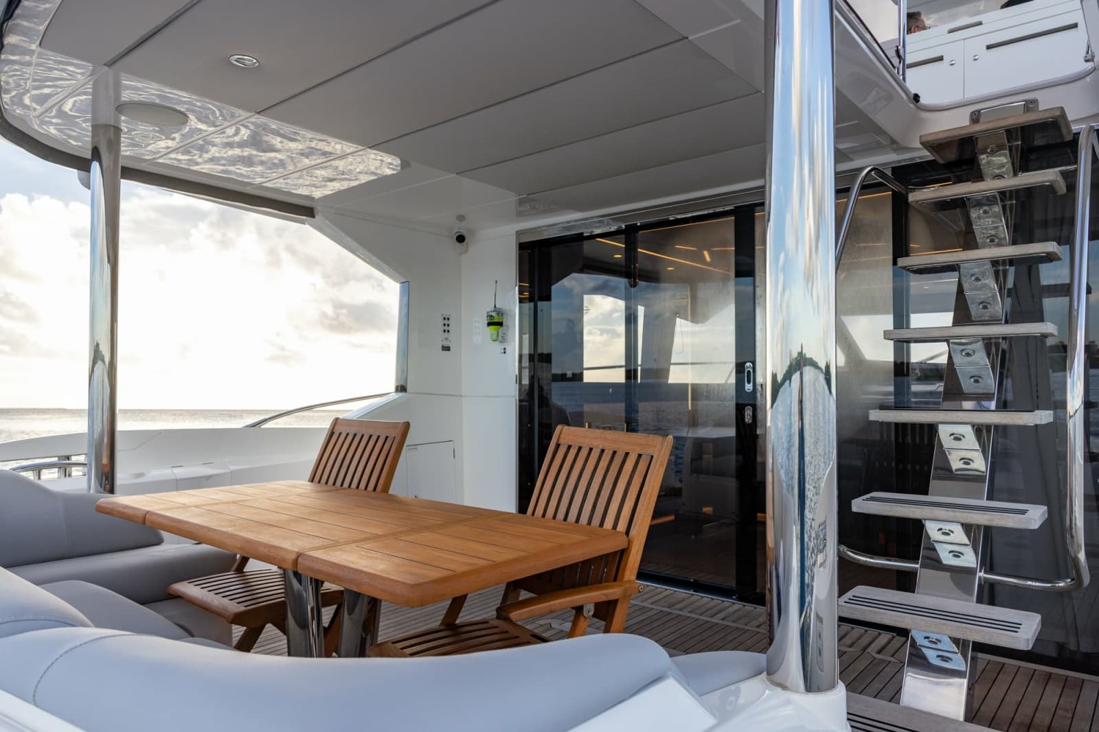 2022 Sunseeker Manhattan 68 - Photo 3
