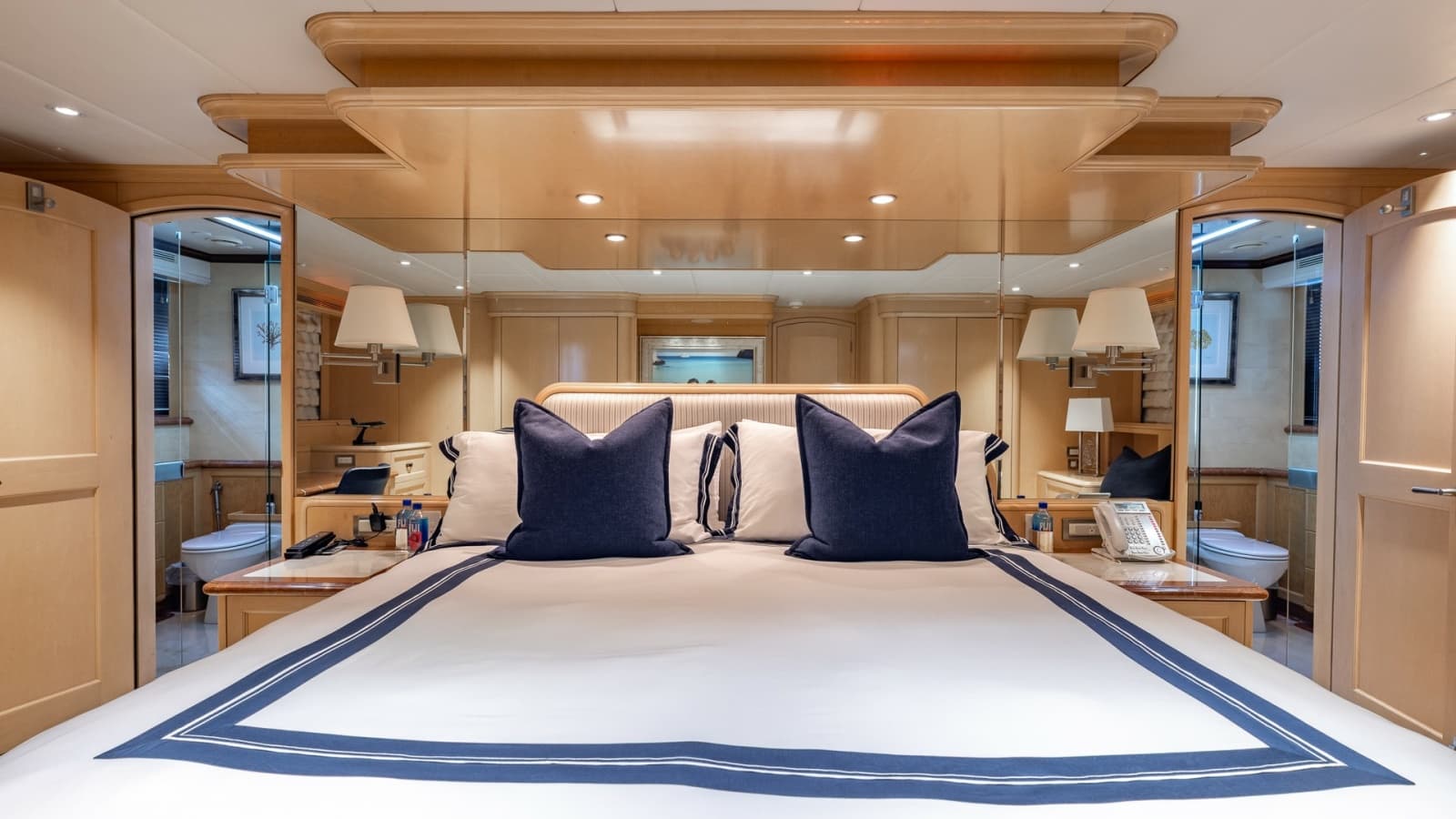 1998 Trinity Yachts 144  - Photo 29