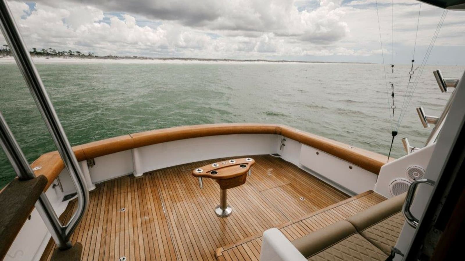 2007 Viking 64 Convertible - Photo 33