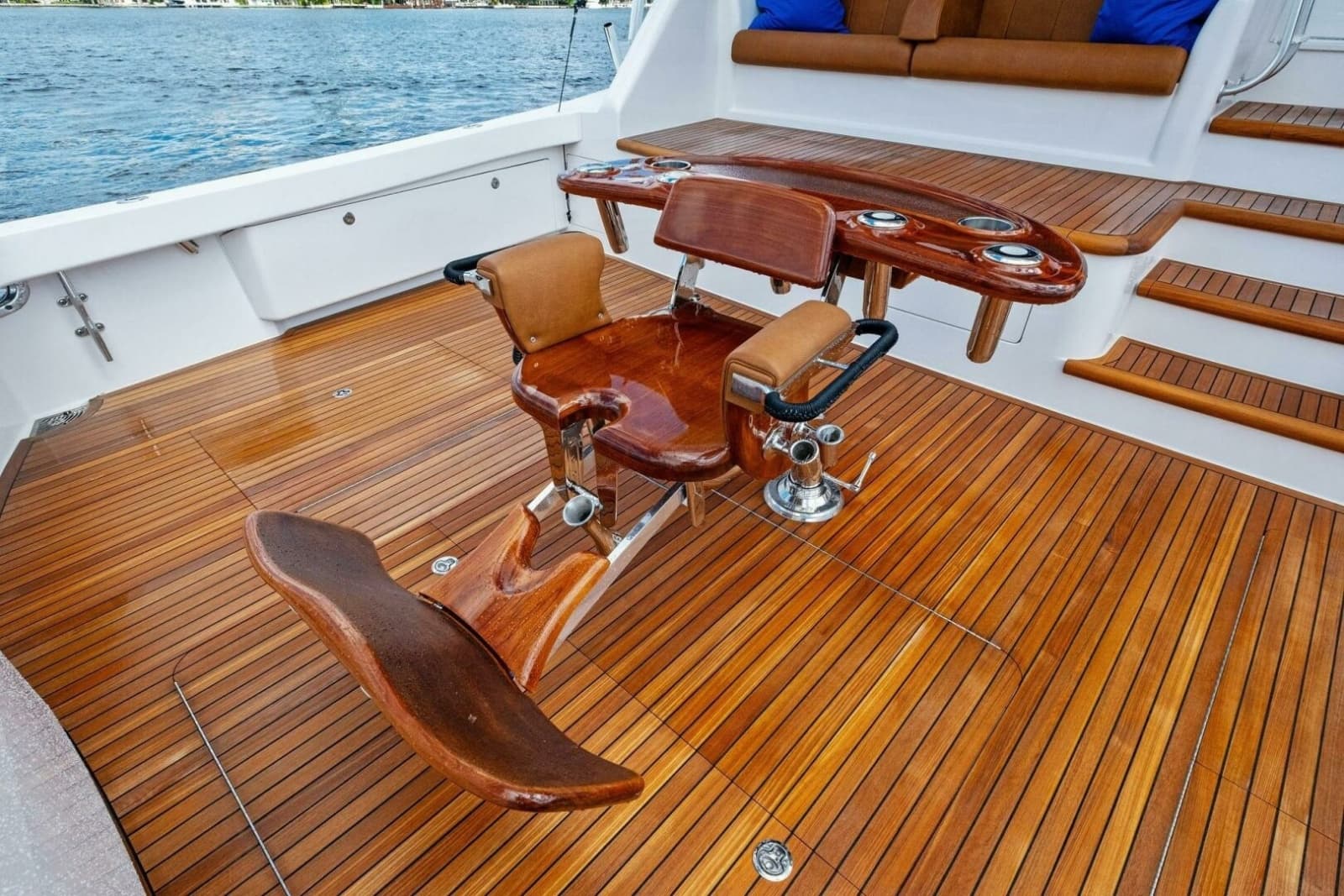 2012 Viking 82 Convertible - Photo 129