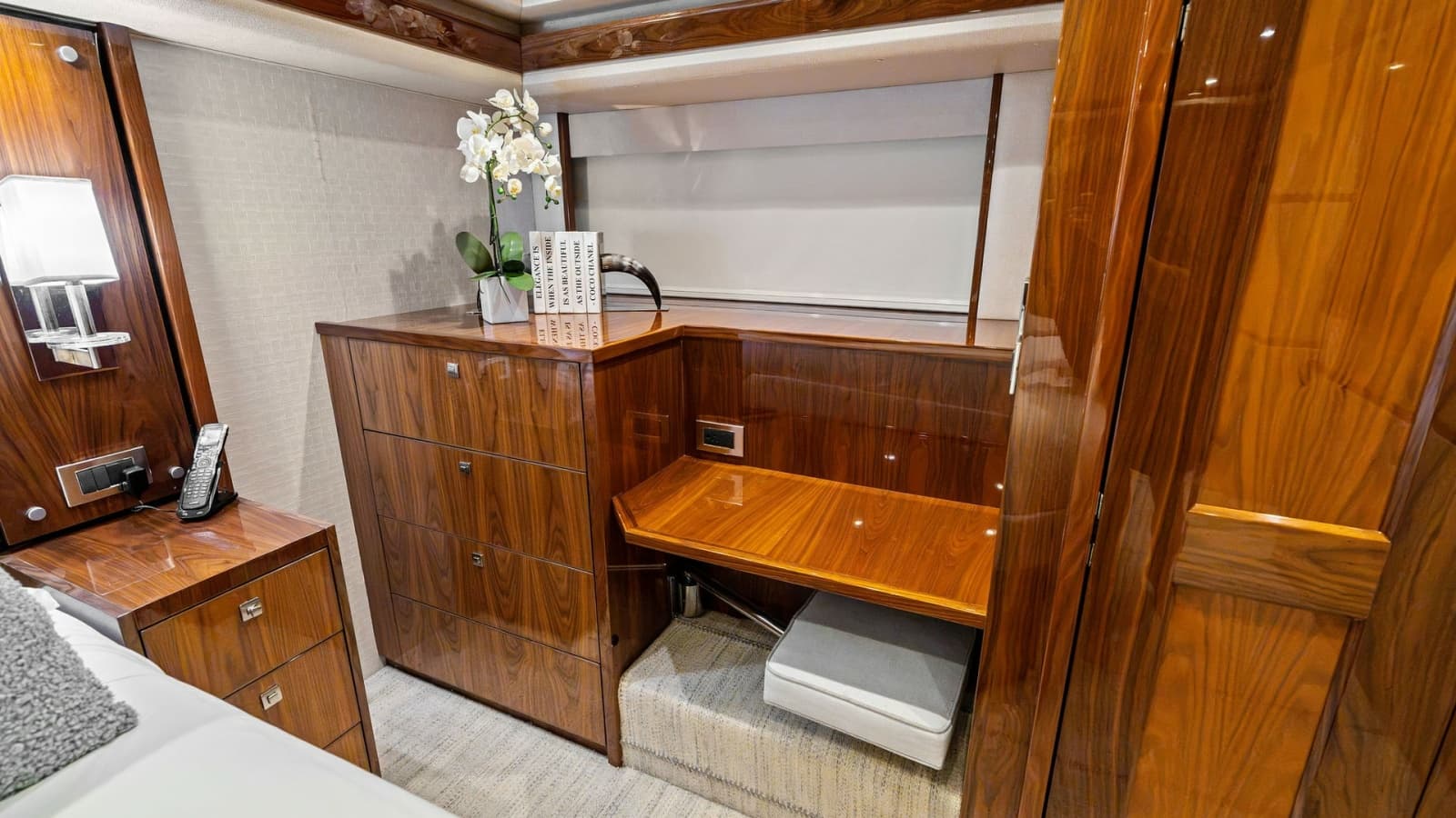2016 Viking 80 Enclosed Bridge - Photo 39