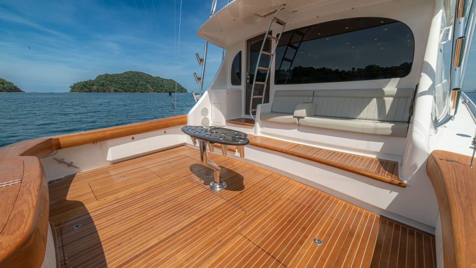 2024 Viking 64 Convertible - Photo 45