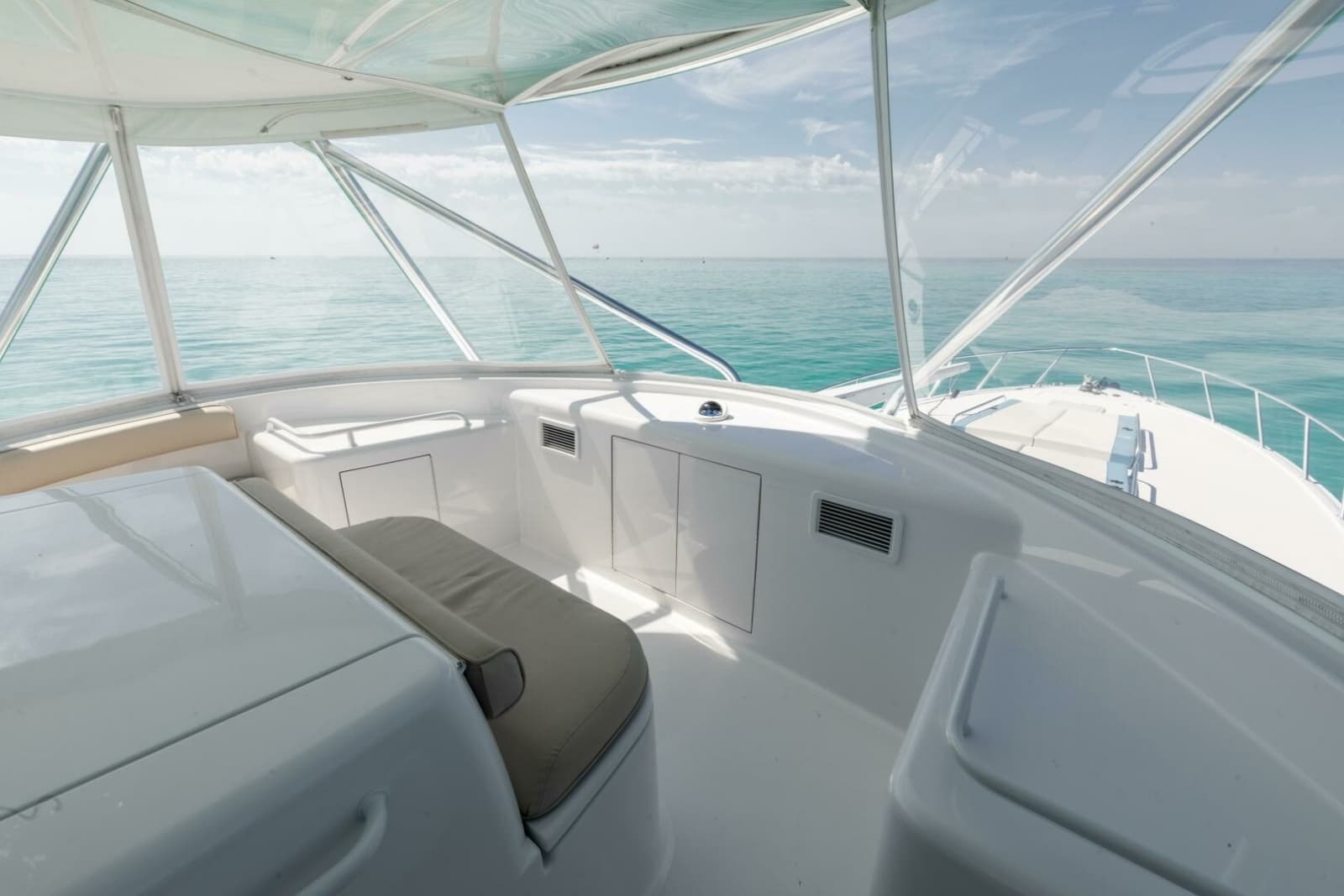 2016 Hatteras GT60 - Photo 52