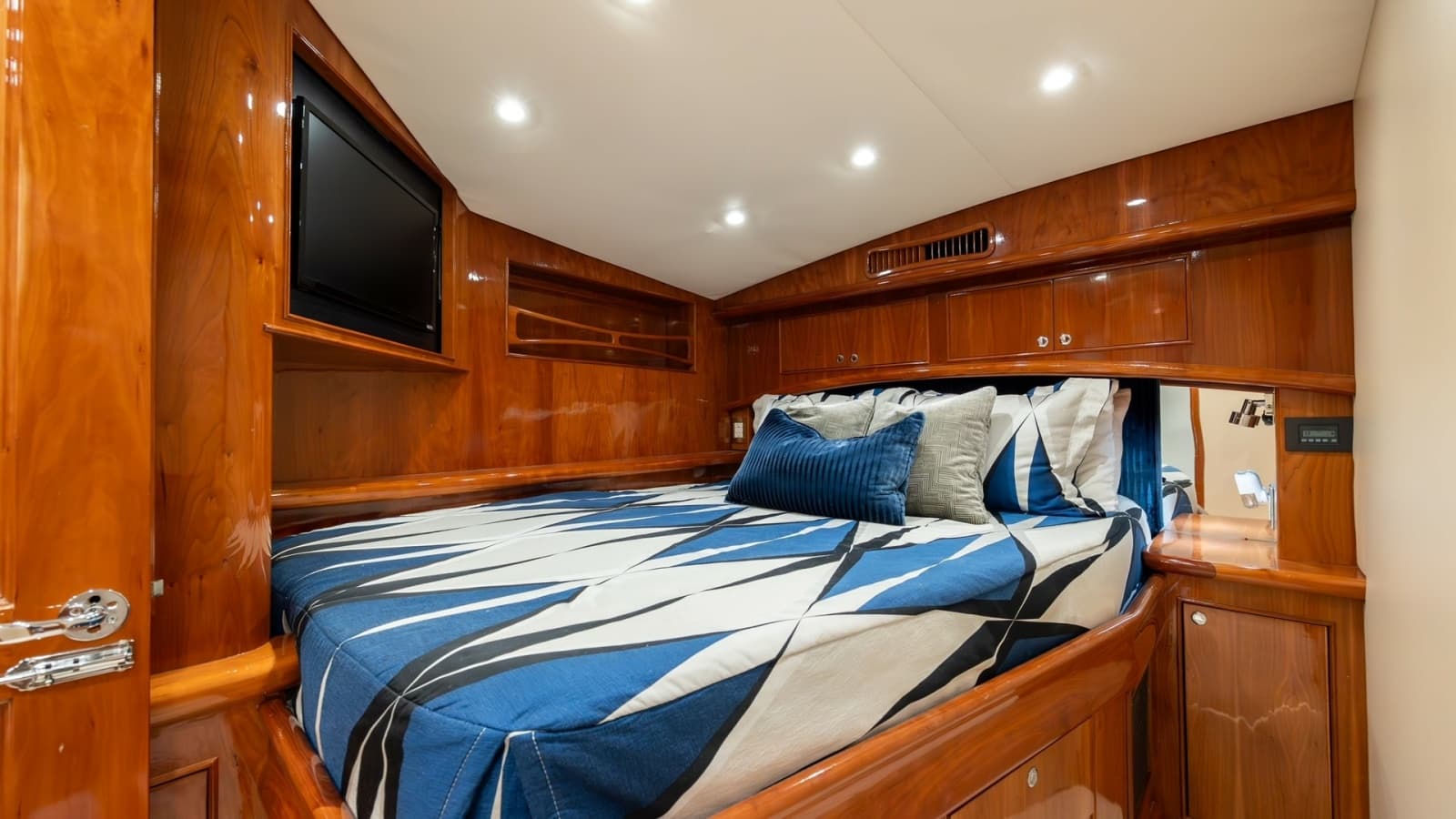 2008 Winter Custom Yachts 62 Sportfish - Photo 12