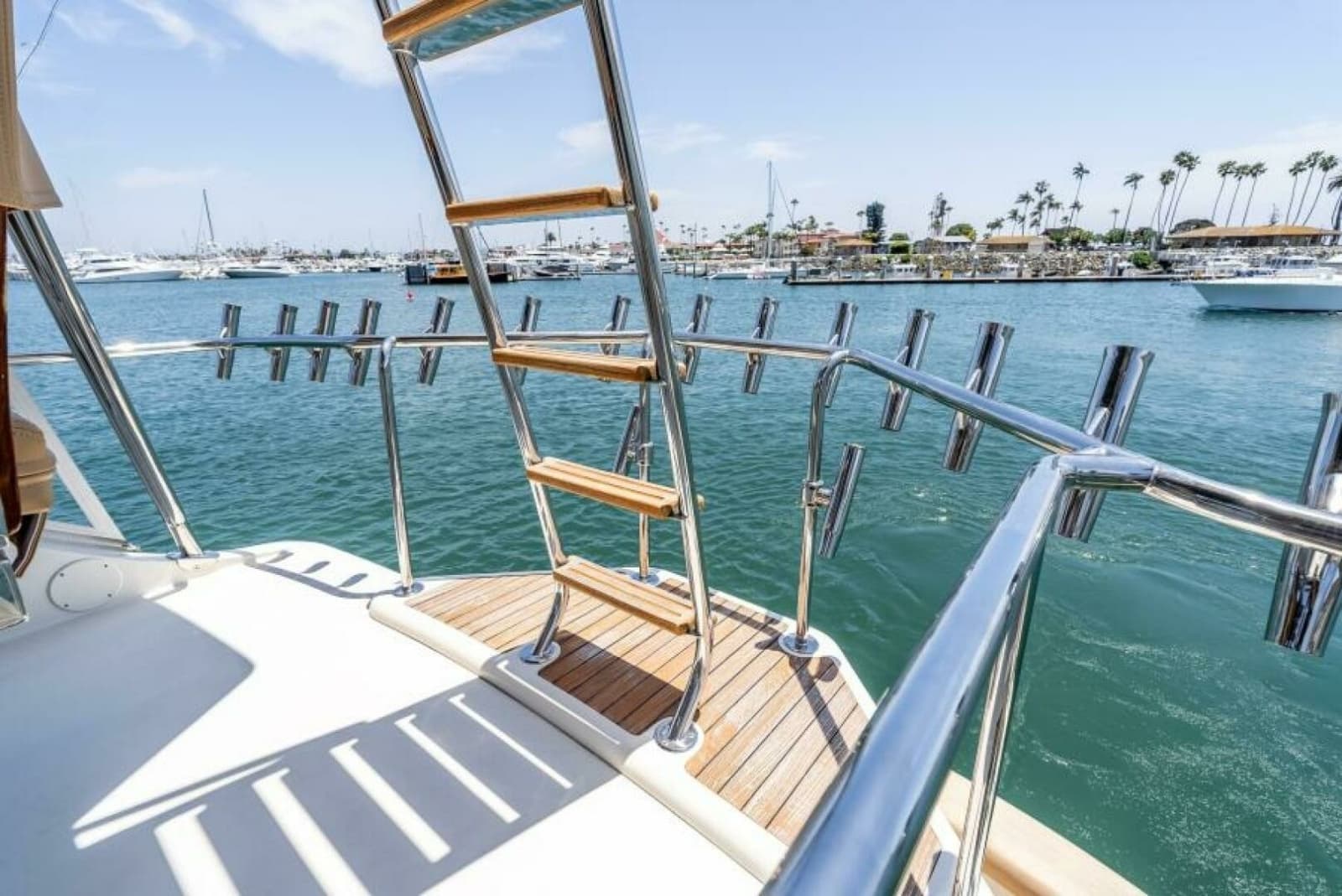 2004 Hatteras 54 Convertible - Photo 38