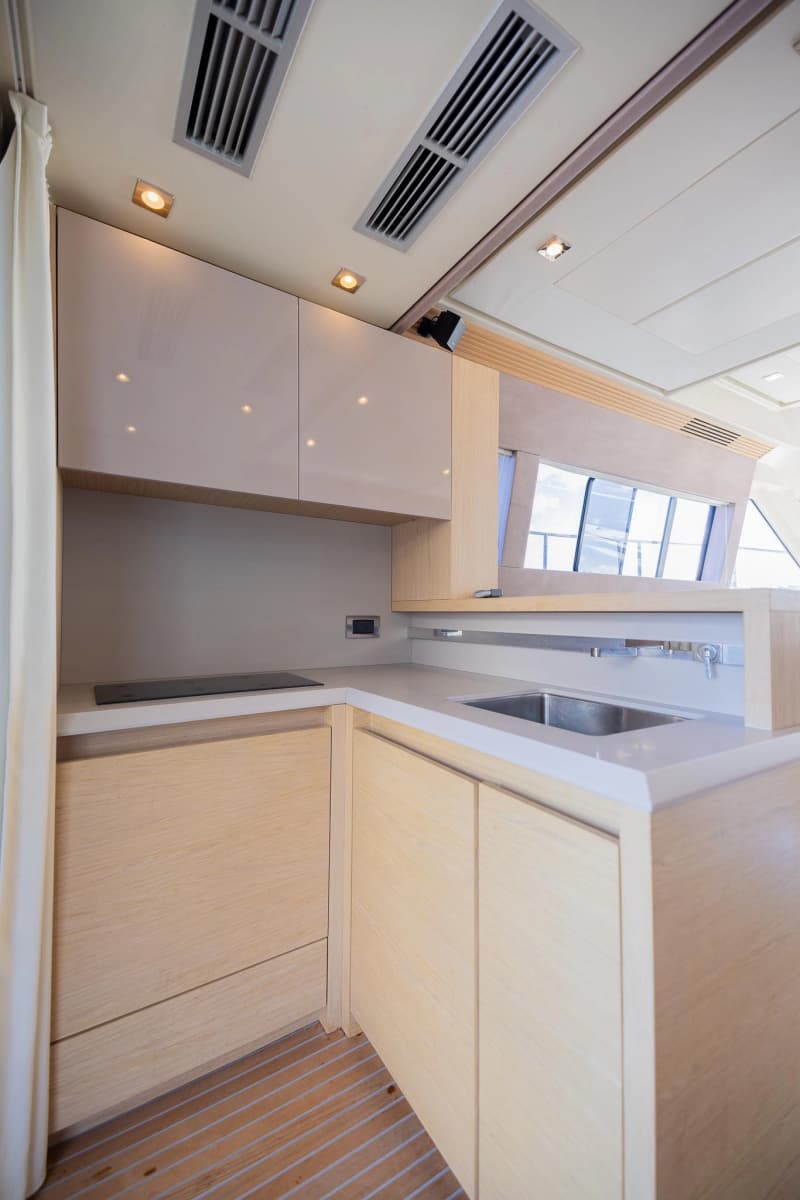 2016 Beneteau Monte Carlo 5 - Photo 17