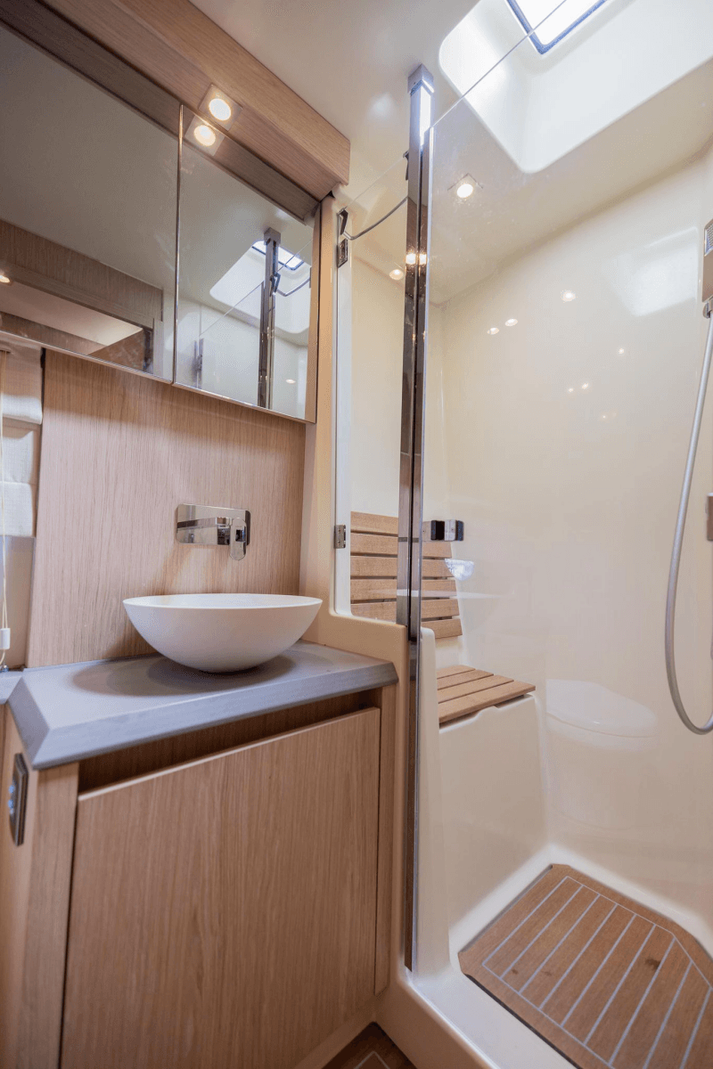 2016 Beneteau Monte Carlo 5 - Photo 28