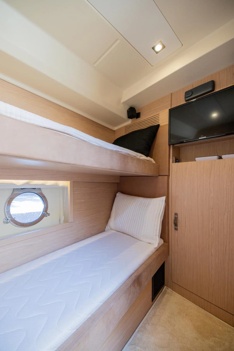 2016 Beneteau Monte Carlo 5 - Photo 25