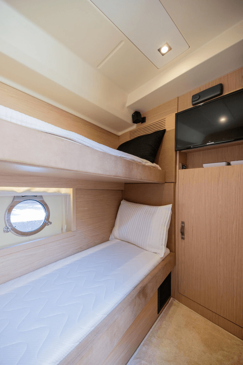 2016 Beneteau Monte Carlo 5 - Photo 25