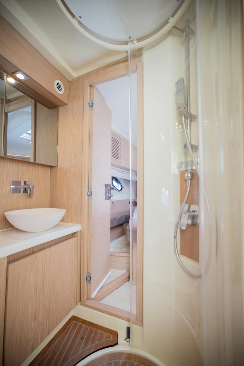 2016 Beneteau Monte Carlo 5 - Photo 30