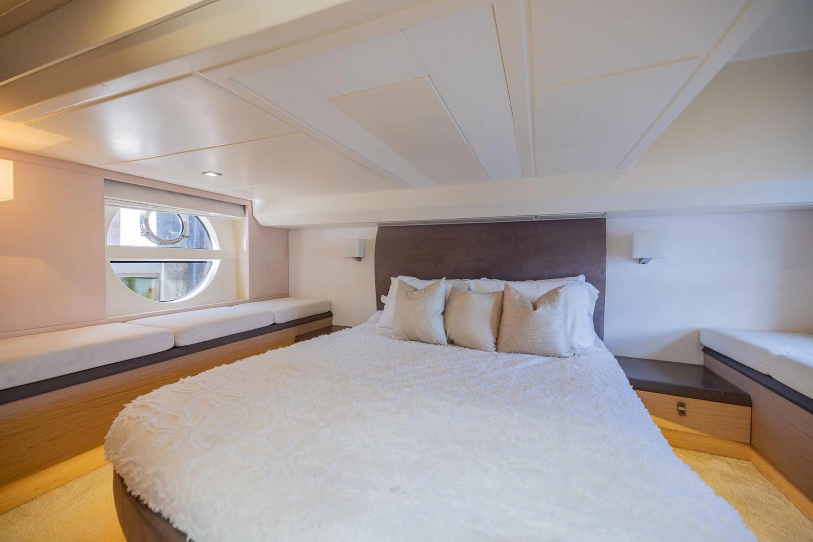 2016 Beneteau Monte Carlo 5 - Photo 24