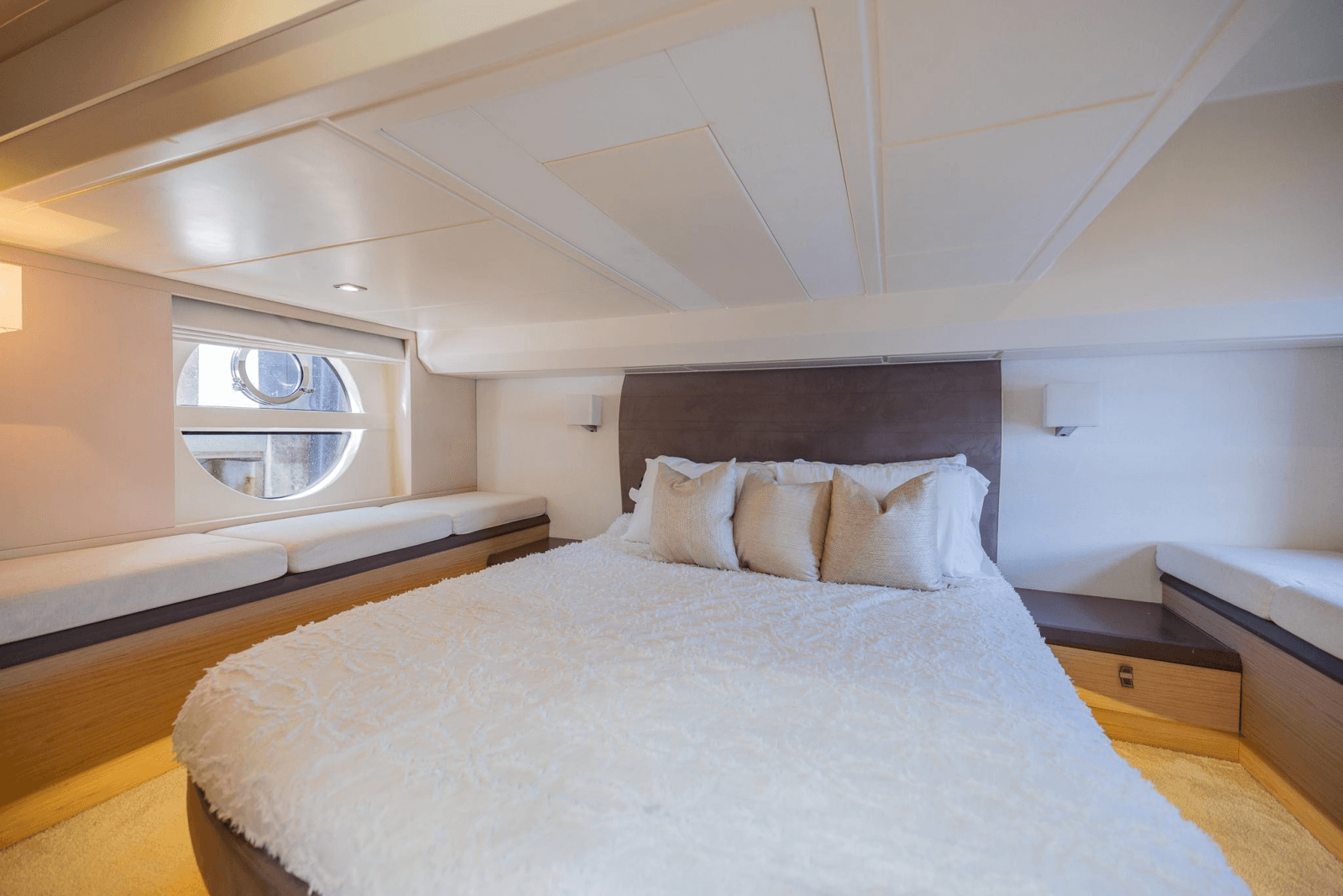 2016 Beneteau Monte Carlo 5 - Photo 24