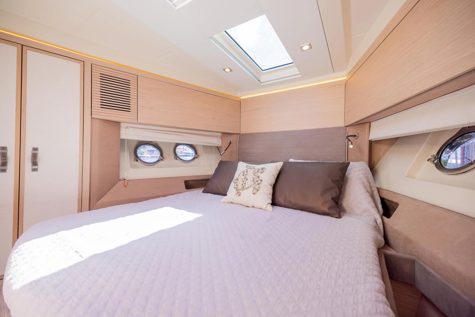 2016 Beneteau Monte Carlo 5 - Photo 26