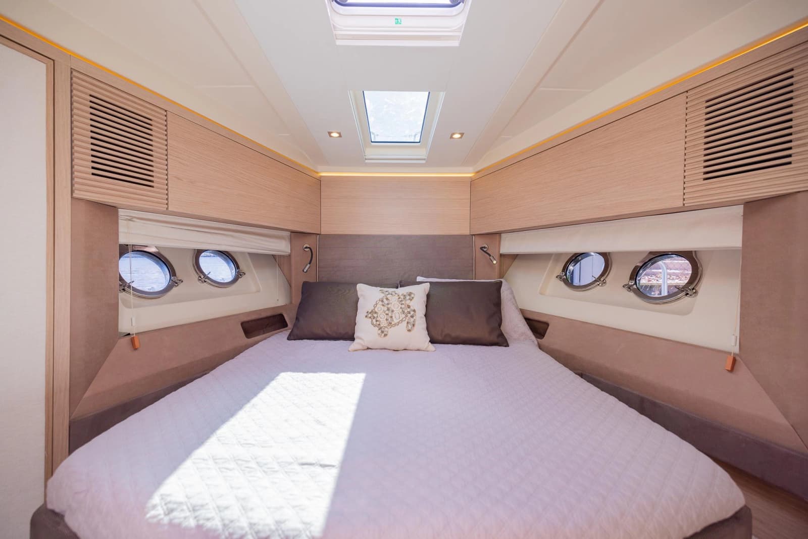 2016 Beneteau Monte Carlo 5 - Photo 27