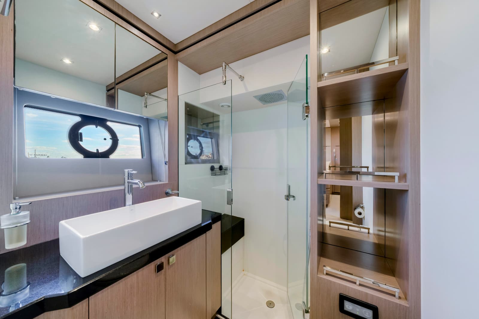 2018 Sunseeker Predator 68 - Photo 54