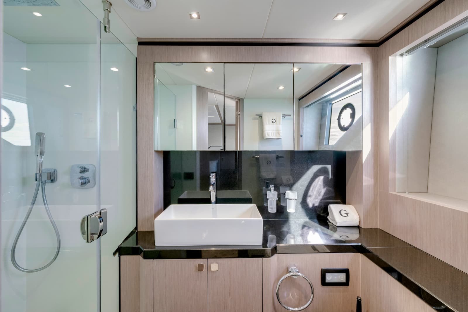2018 Sunseeker Predator 68 - Photo 47