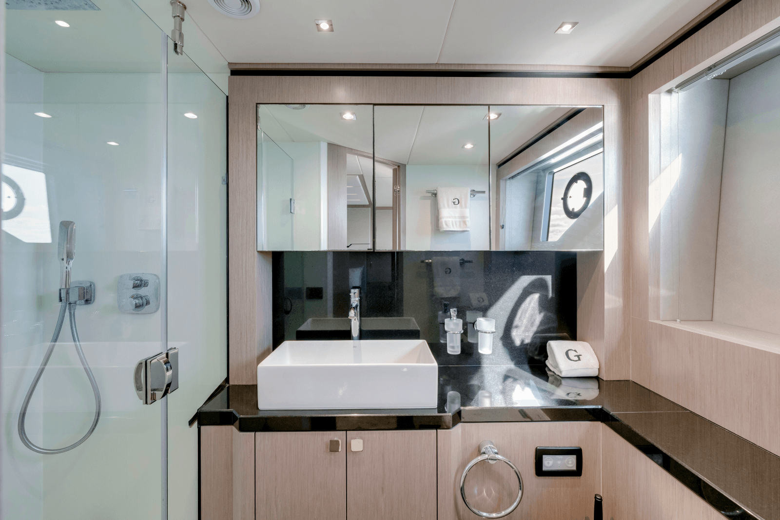 2018 Sunseeker Predator 68 - Photo 47