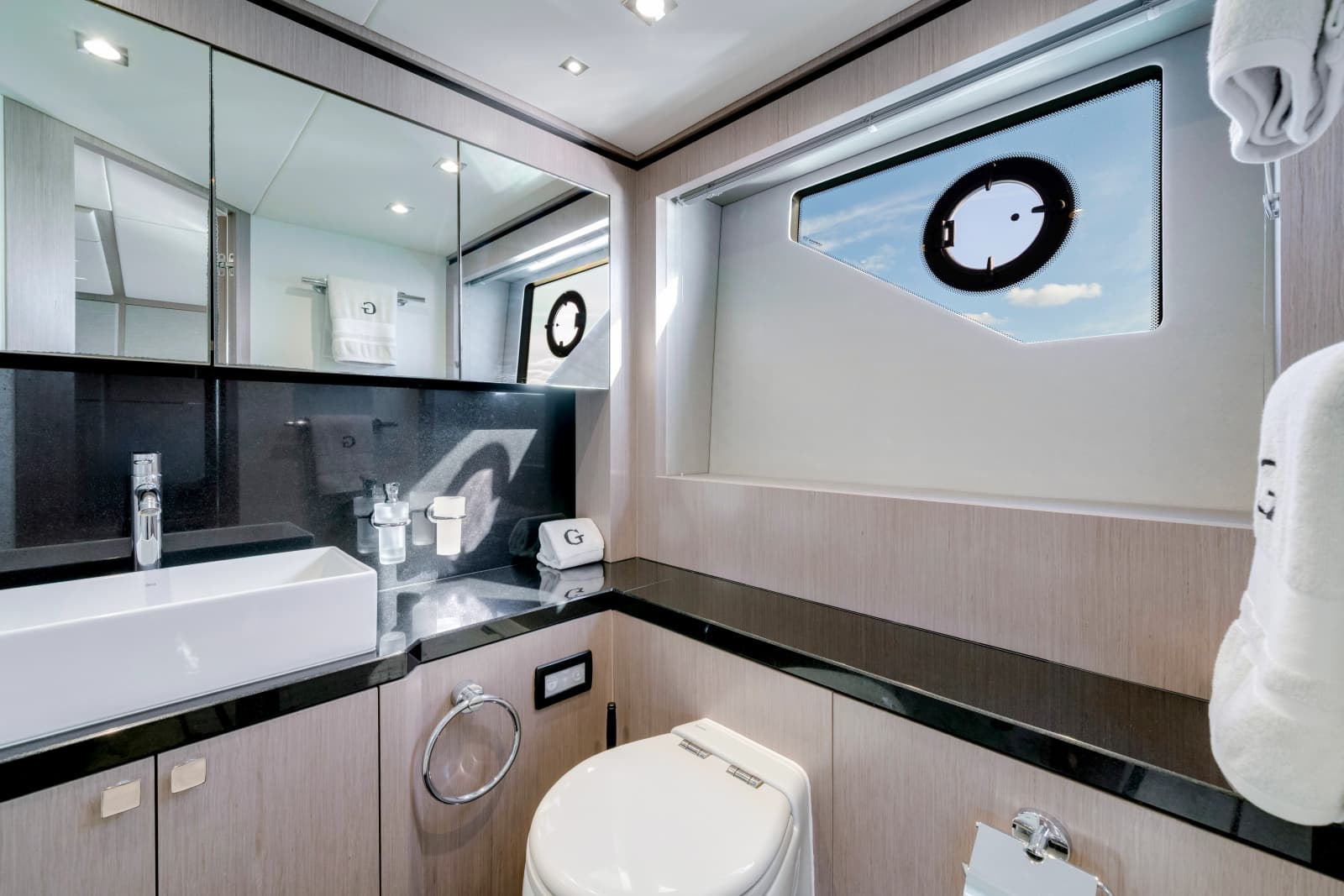2018 Sunseeker Predator 68 - Photo 46