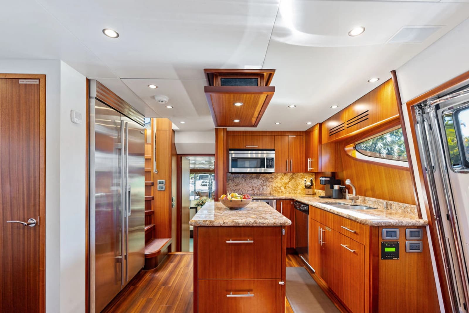 2013 Hatteras 80 Motor Yacht - Photo 10