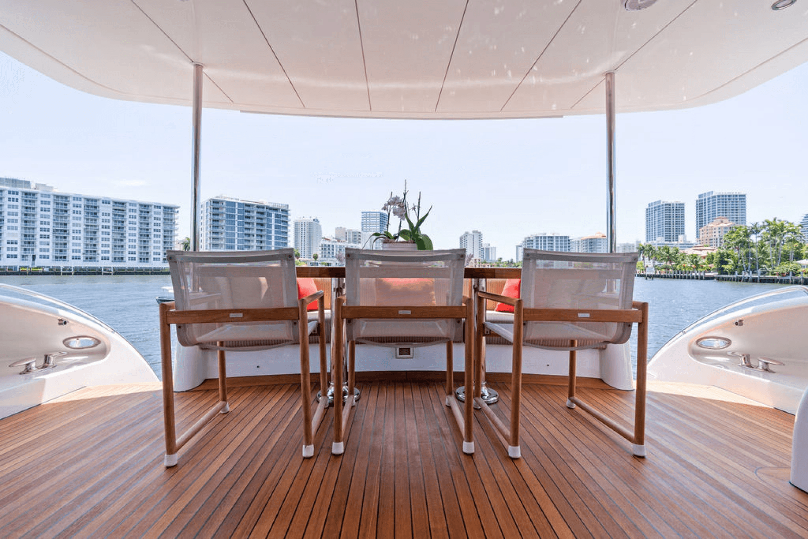 2013 Hatteras 80 Motor Yacht - Photo 6