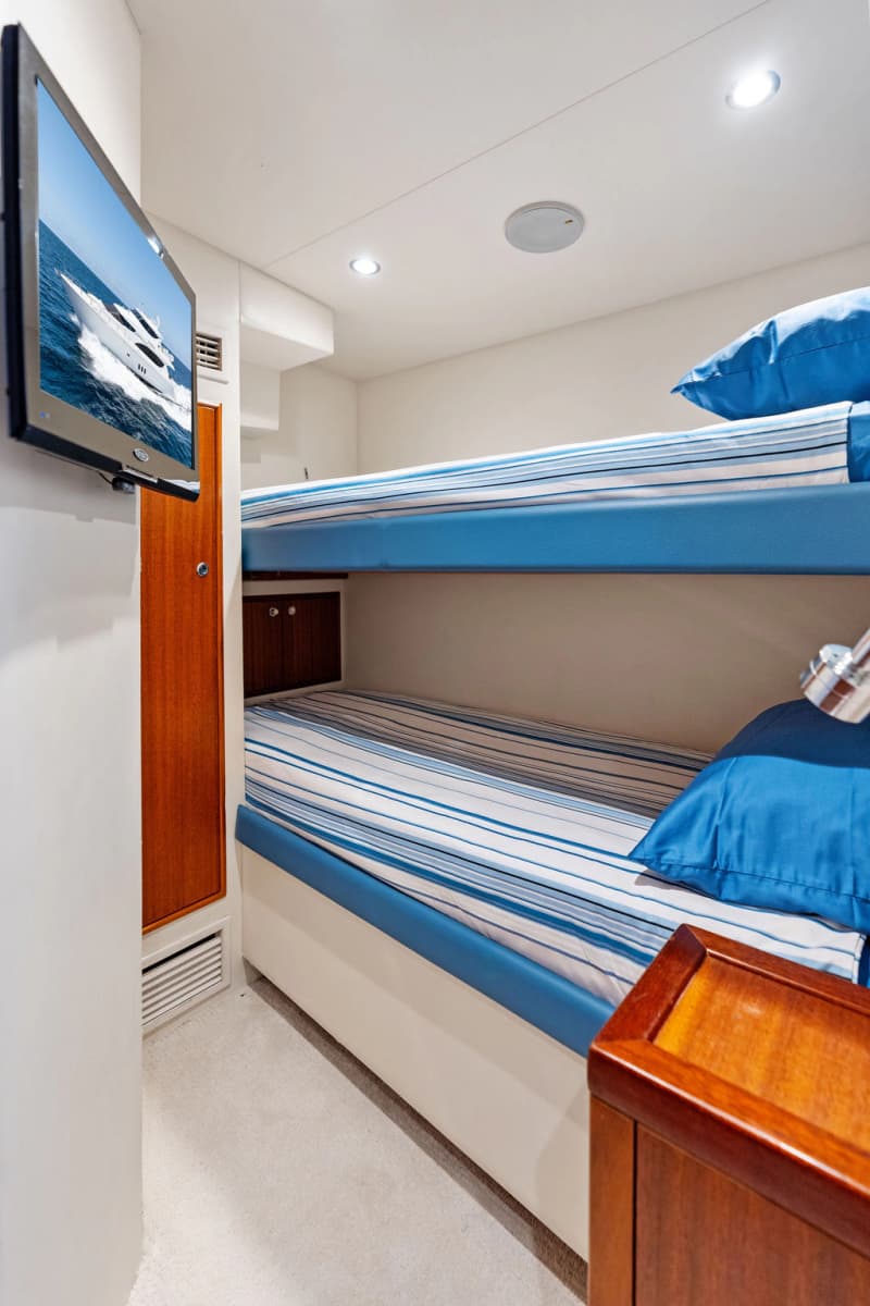 2013 Hatteras 80 Motor Yacht - Photo 30