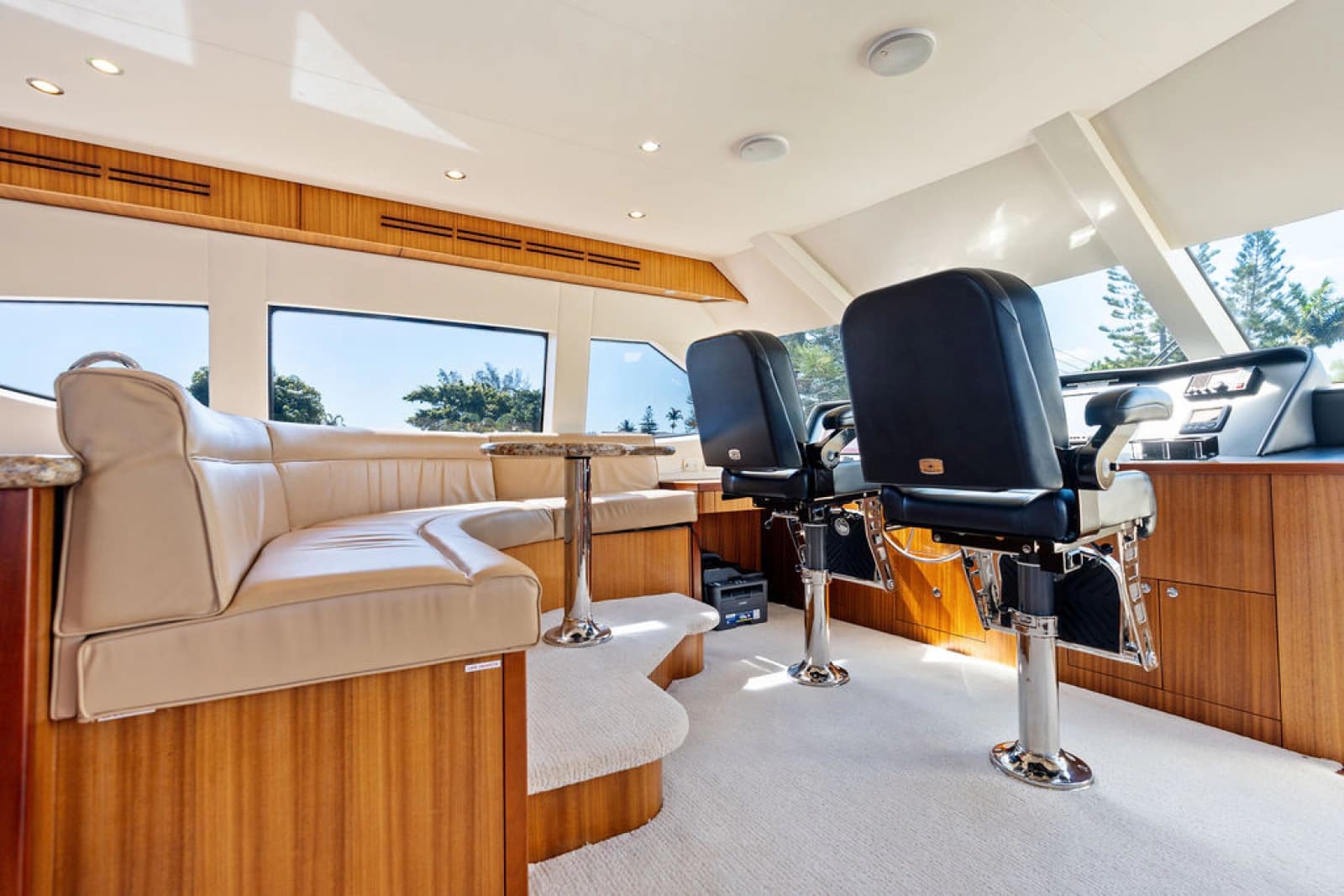 2013 Hatteras 80 Motor Yacht - Photo 12
