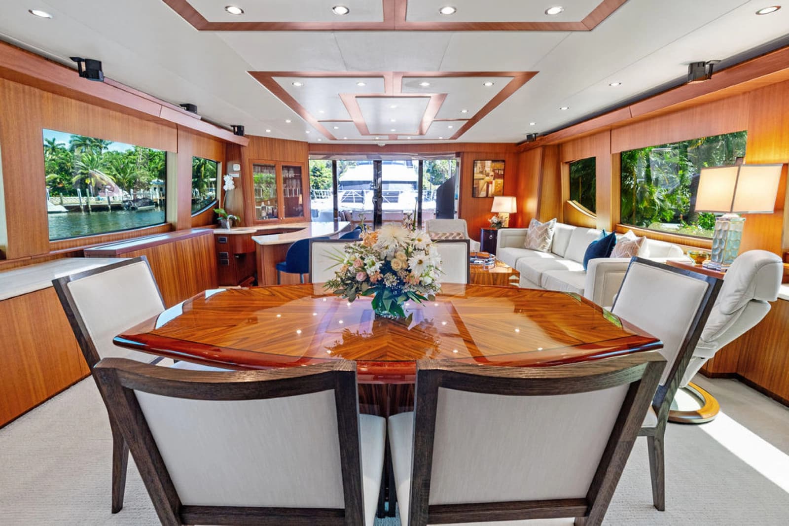 2013 Hatteras 80 Motor Yacht - Photo 9