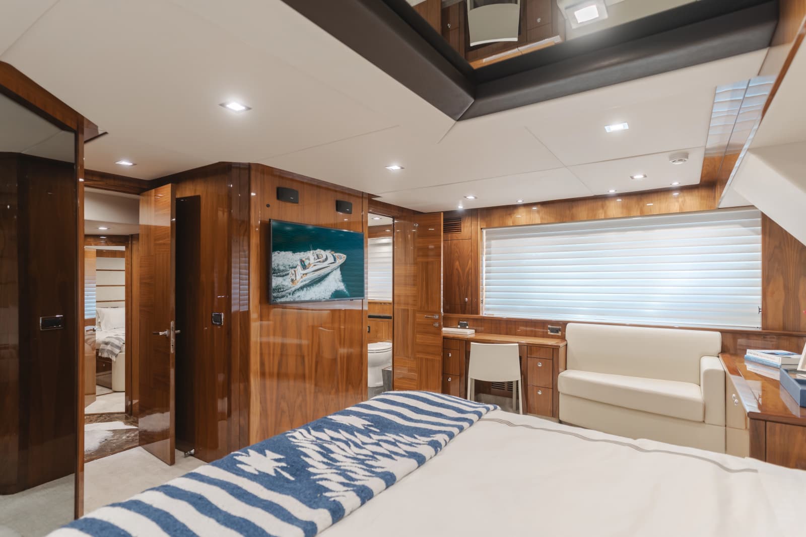 2011 Sunseeker 88 Yacht - Photo 65
