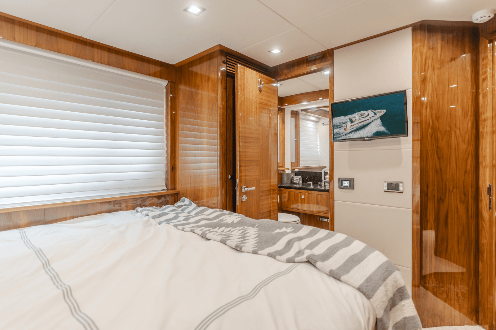 2011 Sunseeker 88 Yacht - Photo 74