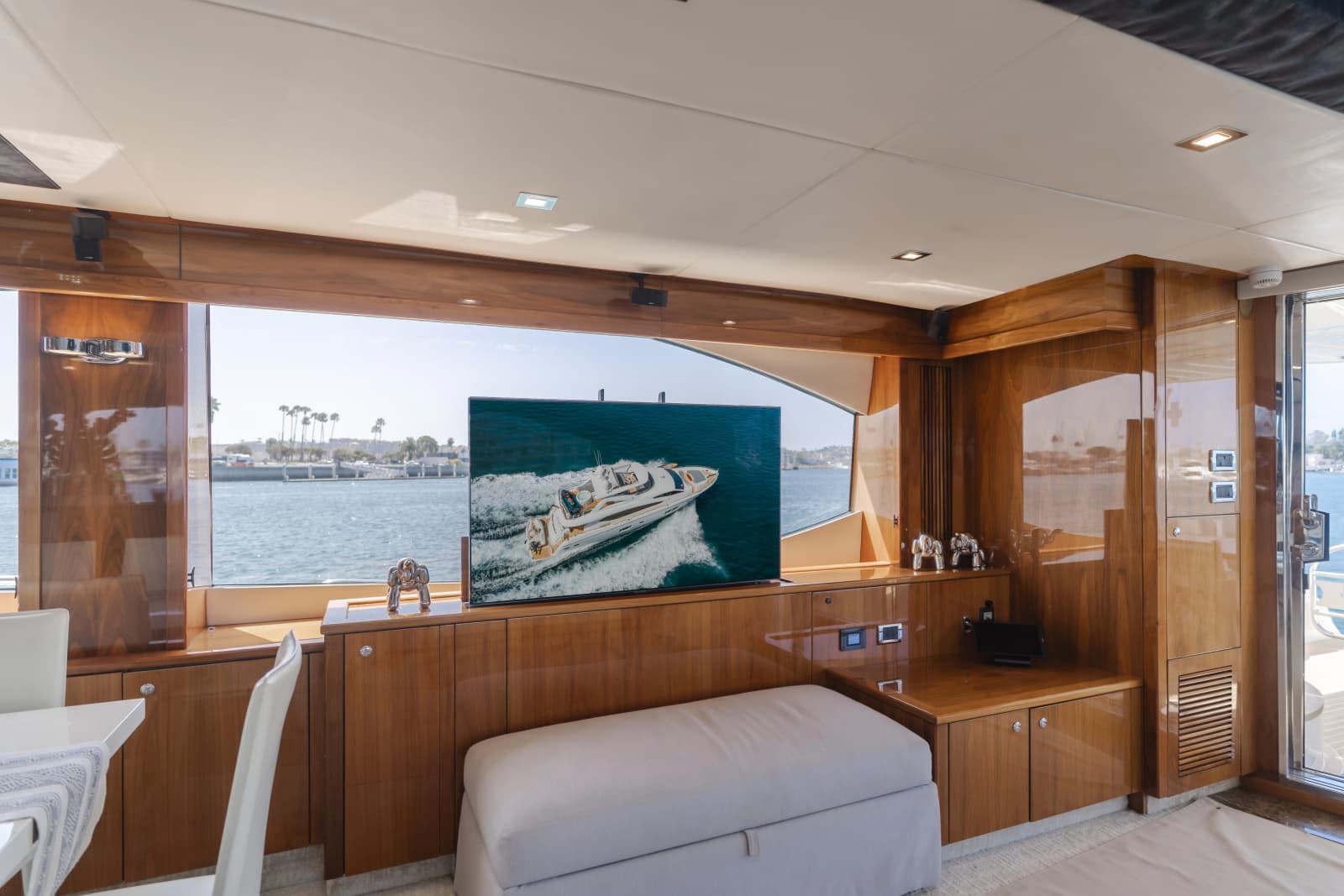 2011 Sunseeker 88 Yacht - Photo 51
