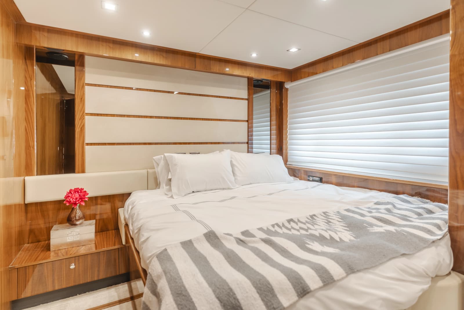2011 Sunseeker 88 Yacht - Photo 73
