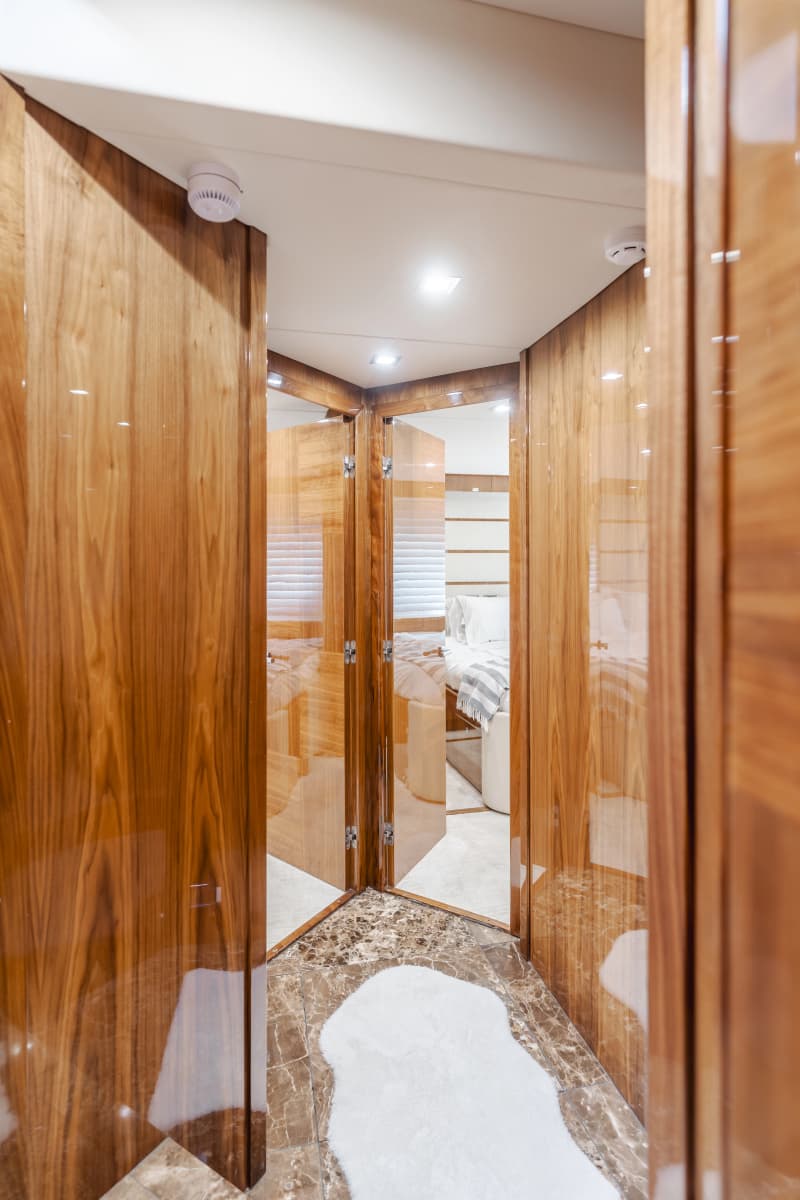2011 Sunseeker 88 Yacht - Photo 62