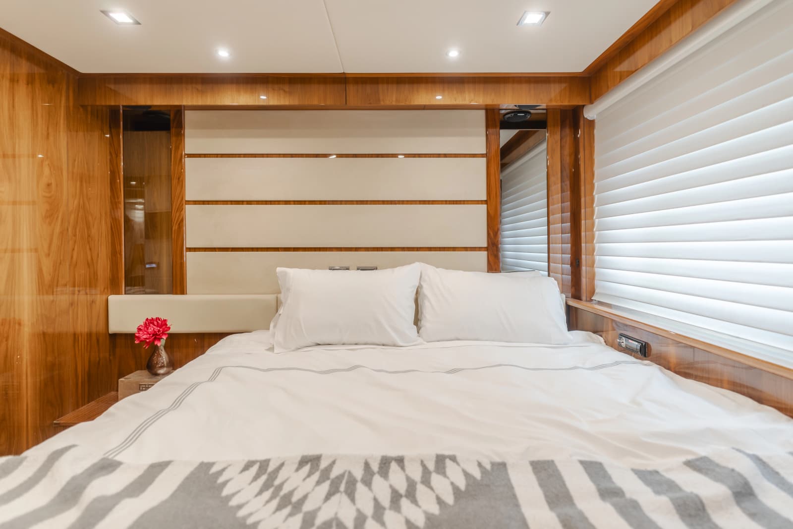 2011 Sunseeker 88 Yacht - Photo 75