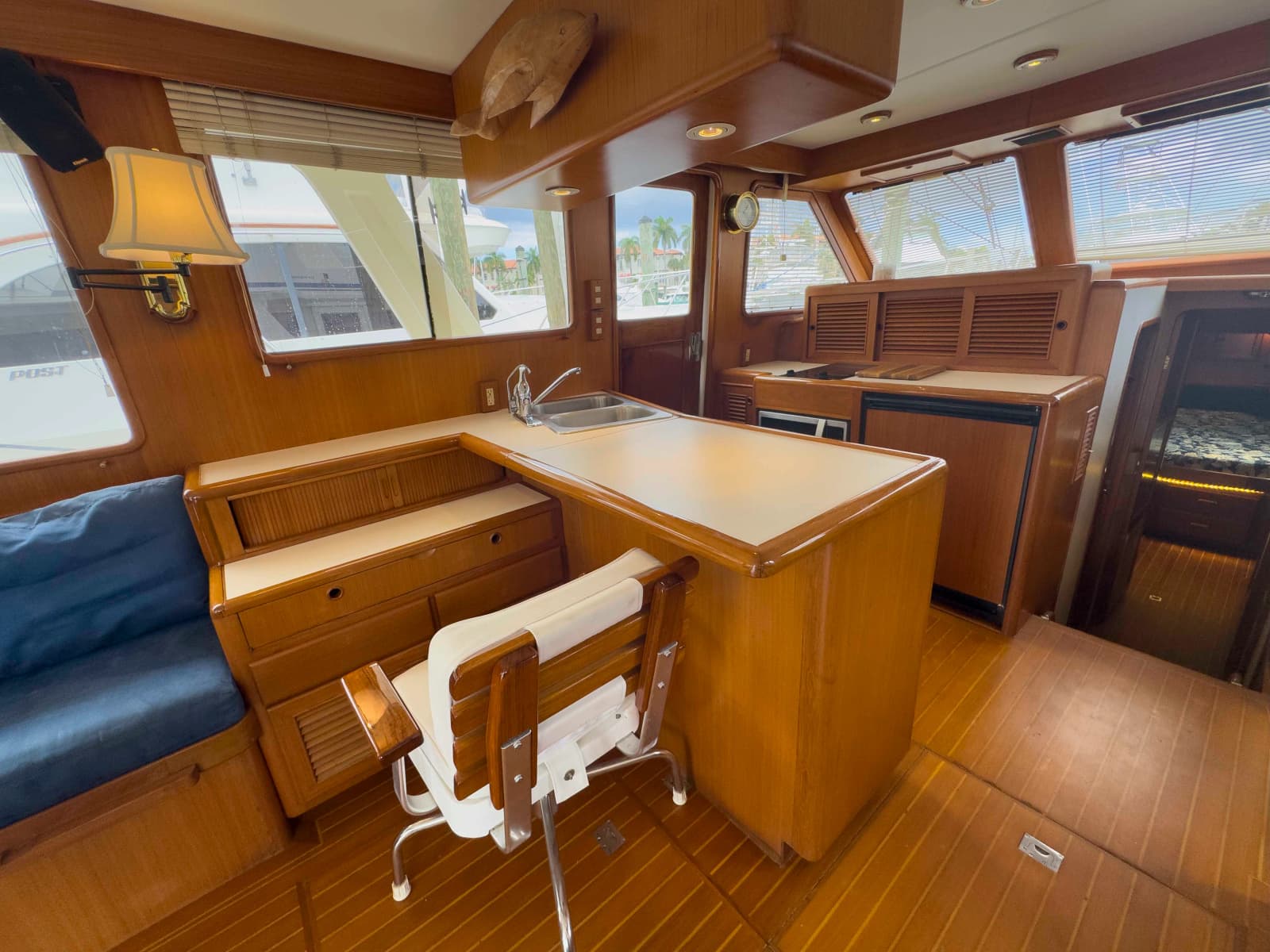 1997 Offshore Yachts Sedan - Photo 23