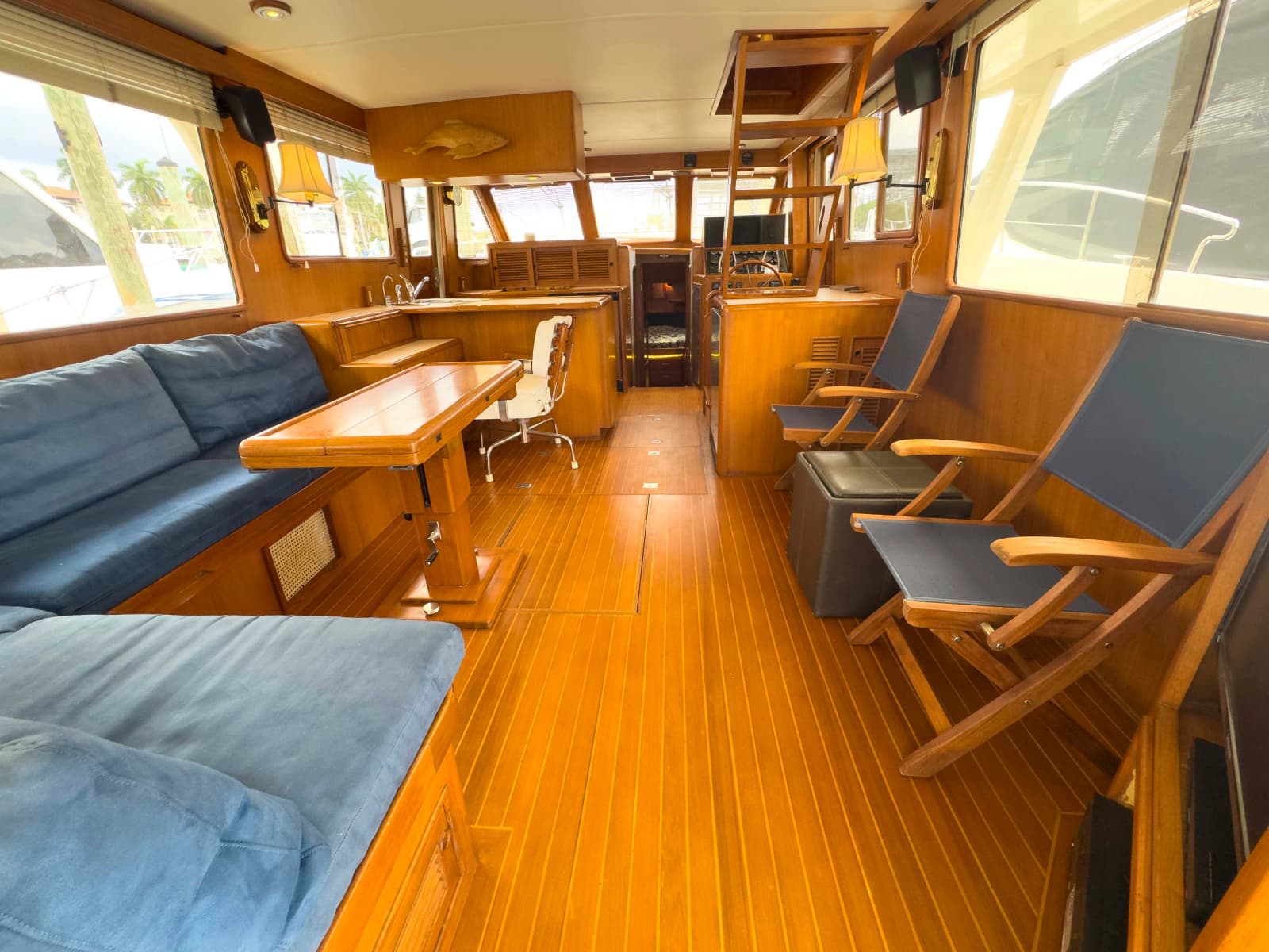 1997 Offshore Yachts Sedan - Photo 15