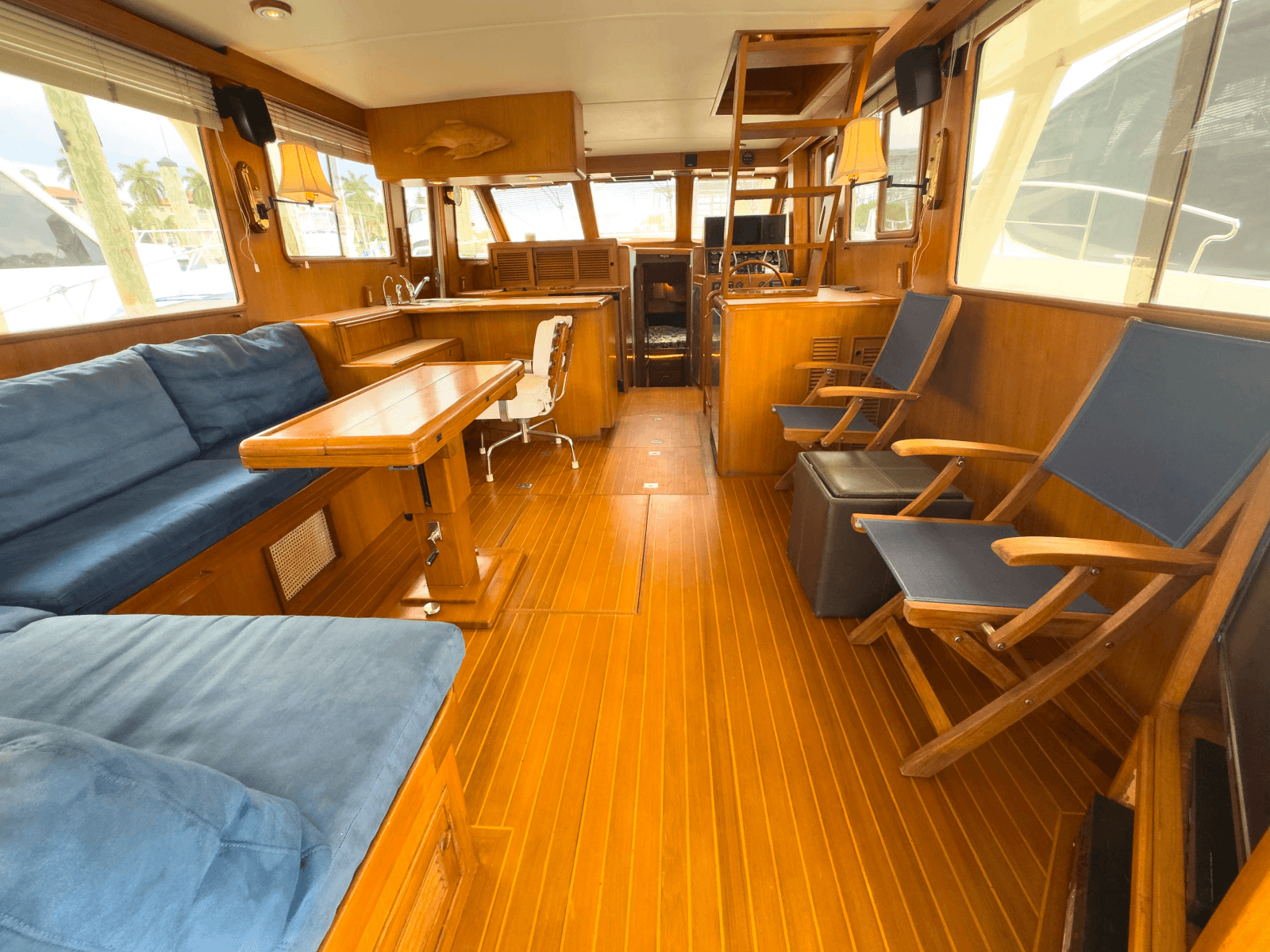 1997 Offshore Yachts Sedan - Photo 15