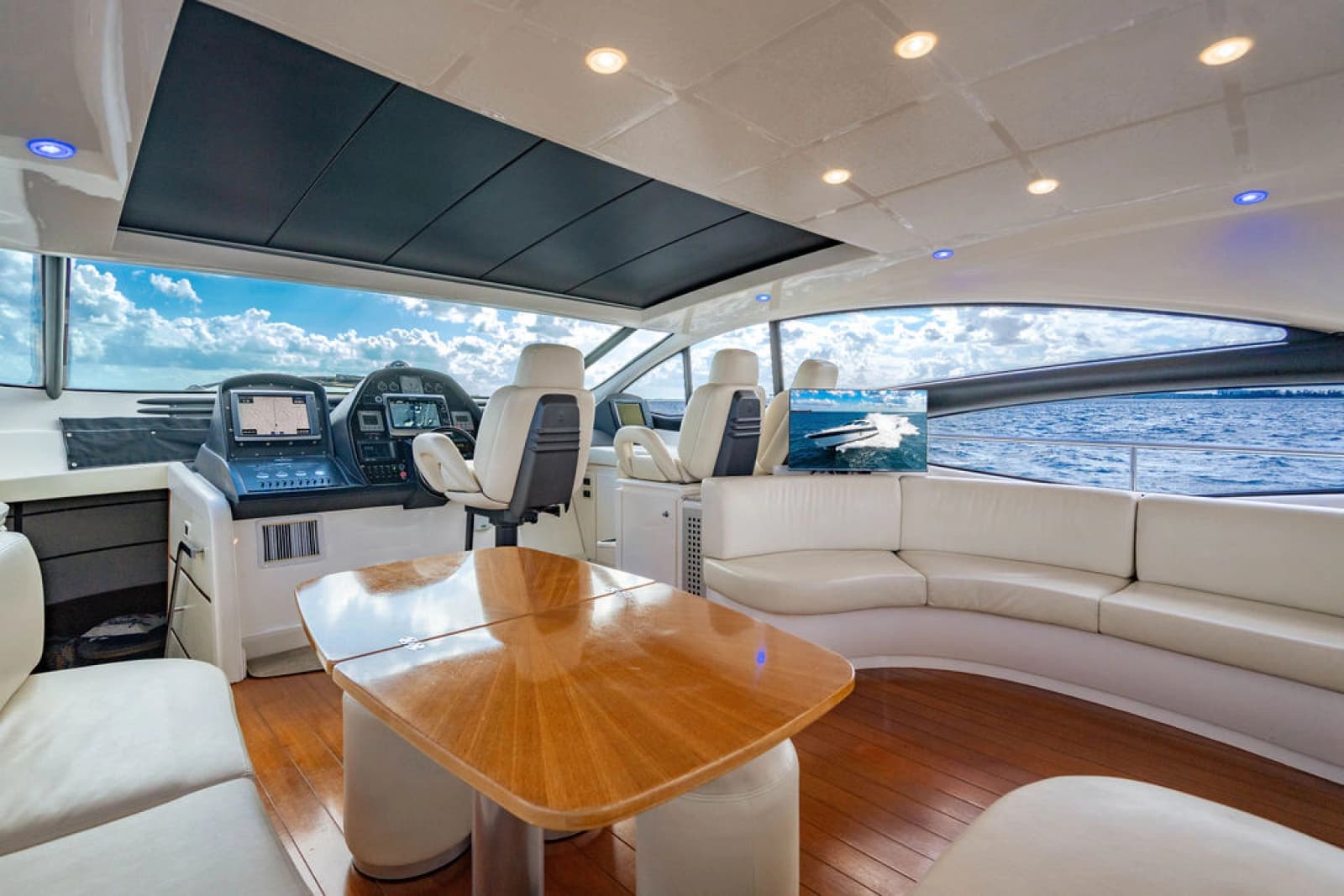 2006 Pershing 62 - Photo 15