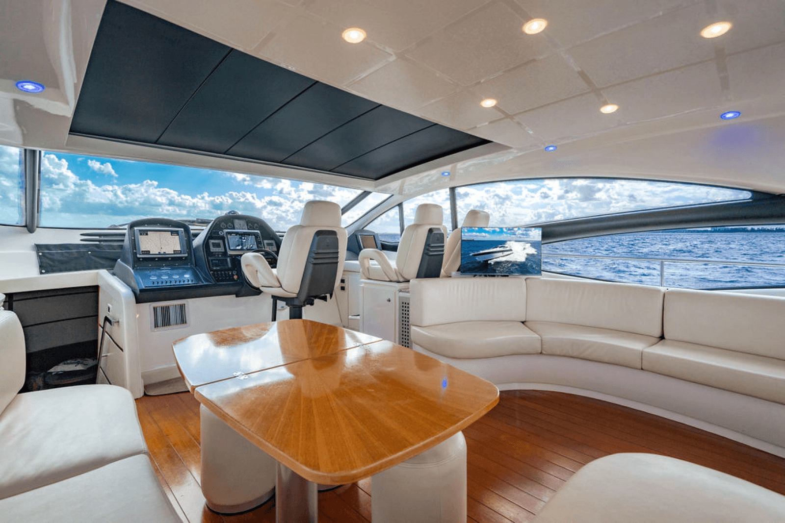 2006 Pershing 62 - Photo 15