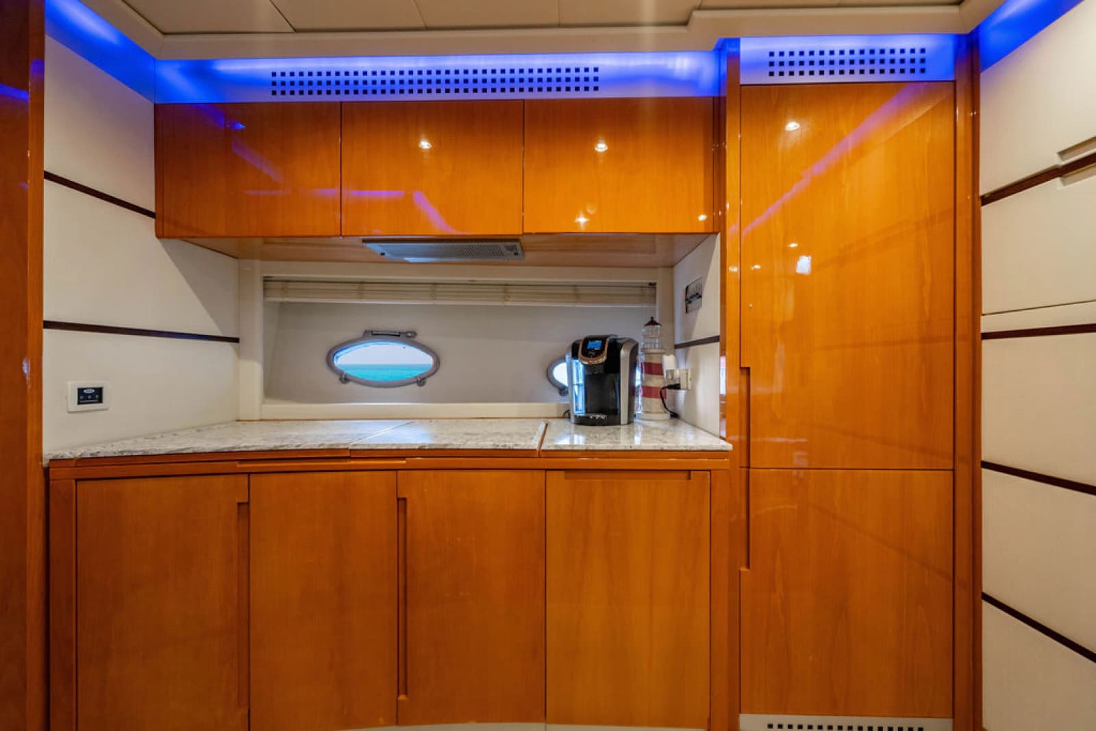 2006 Pershing 62 - Photo 22