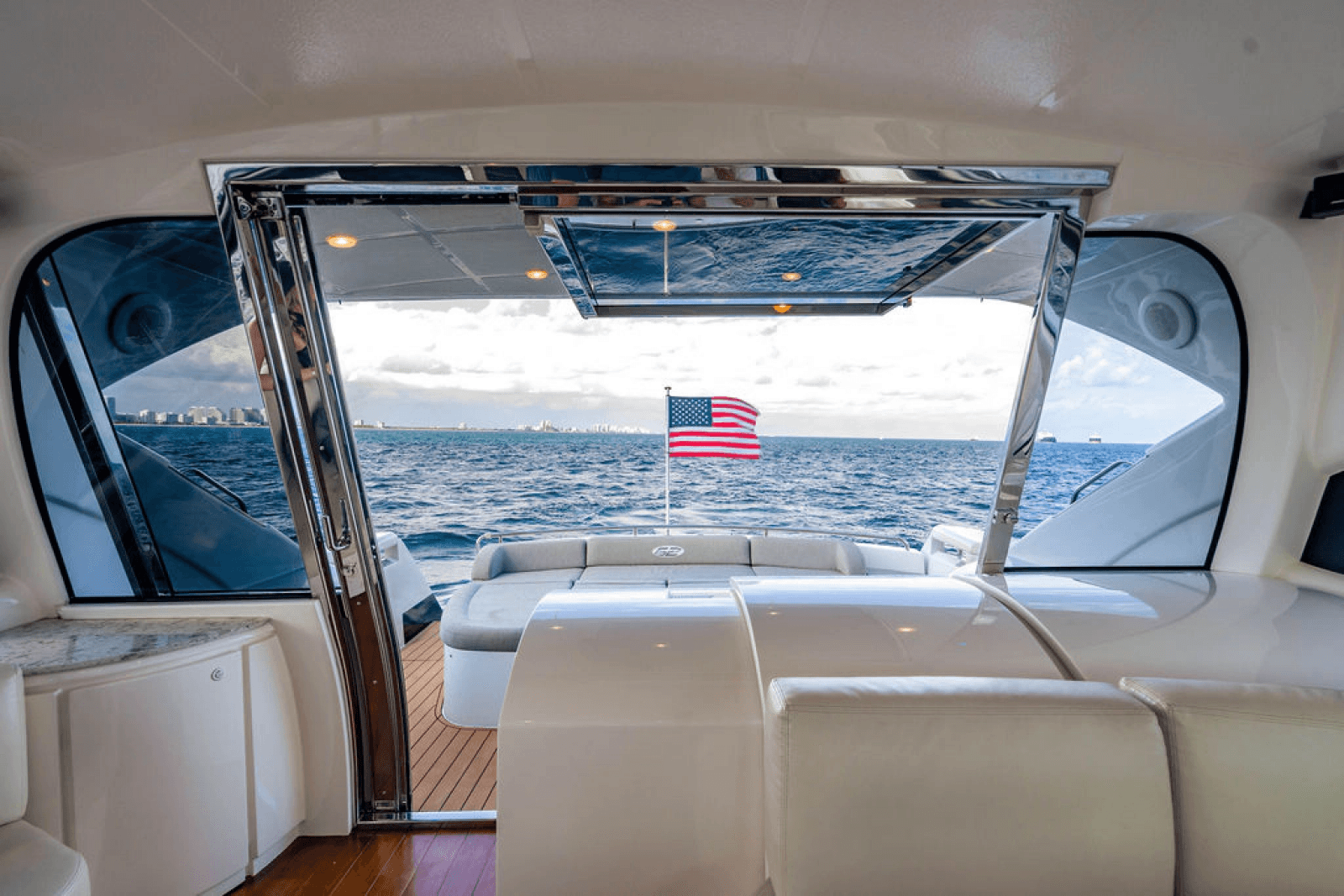 2006 Pershing 62 - Photo 12