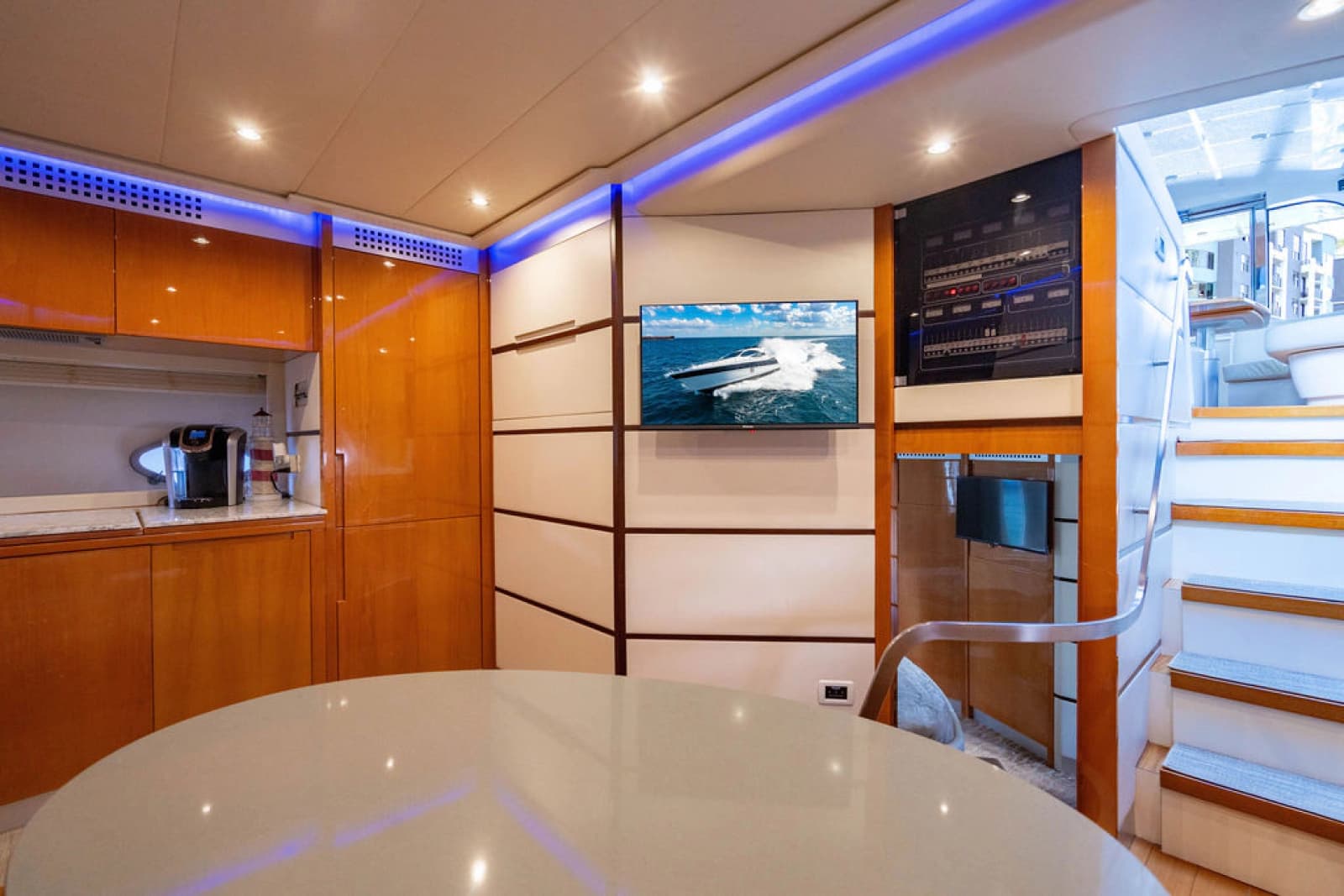 2006 Pershing 62 - Photo 21