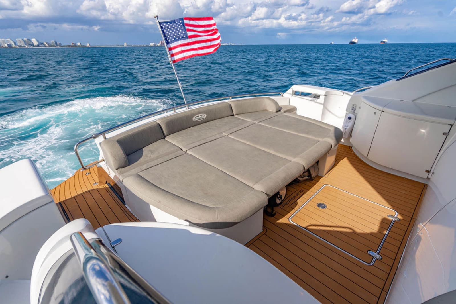2006 Pershing 62 - Photo 9