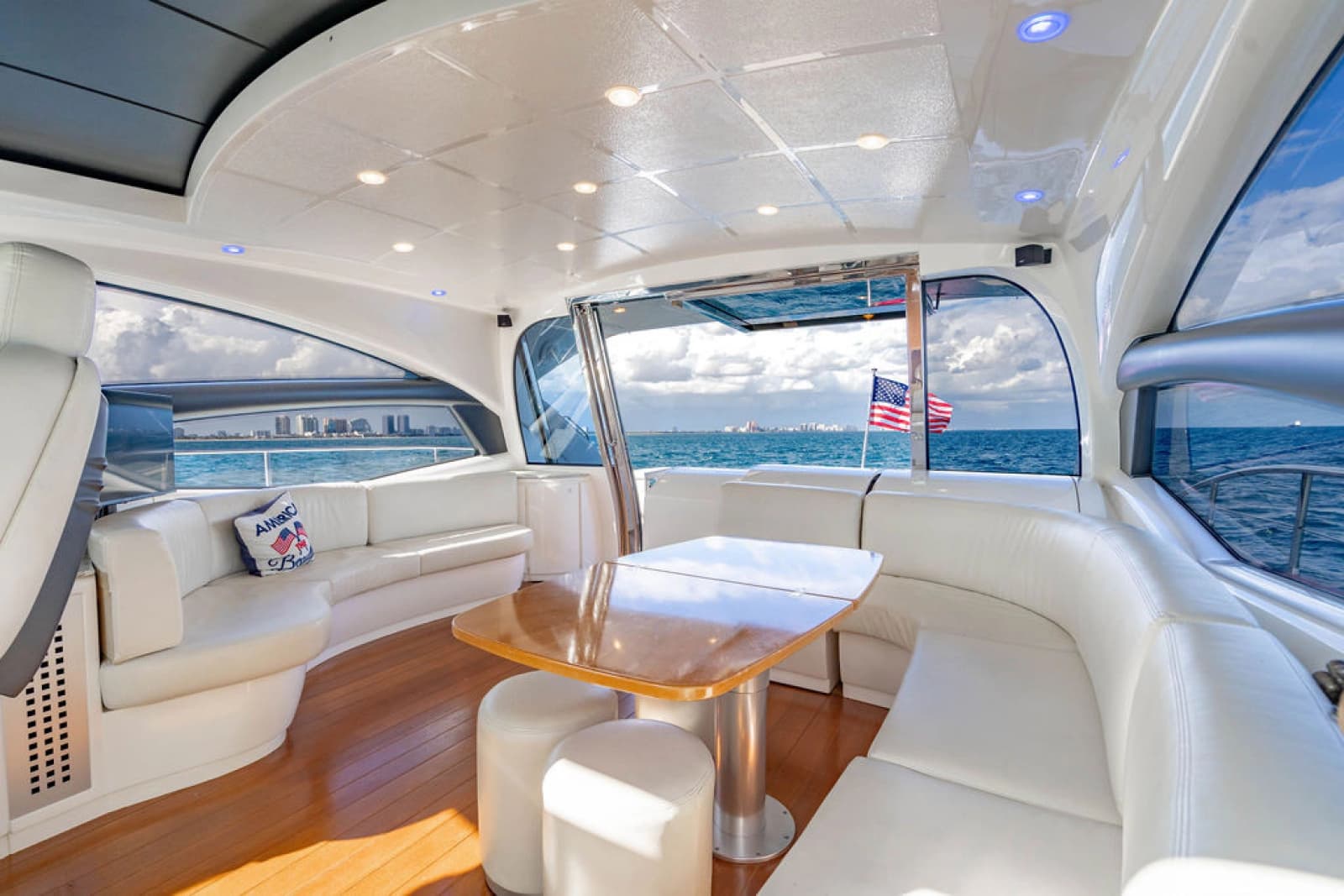 2006 Pershing 62 - Photo 13
